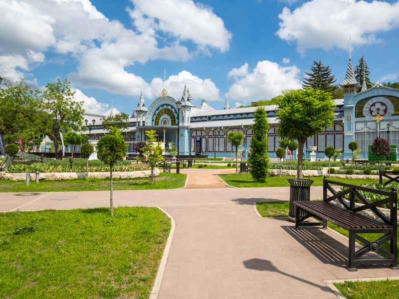 Лермонтовская галерея в Пятигорске