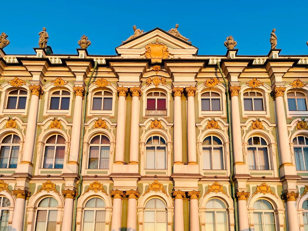 Нескучный Эрмитаж с искусствоведом приватно - индивидуальная экскурсия в Санкт-Петербурге пешком длительностью 1.5 часа с количеством участников до 3 человек цена экскурсии 4590₽