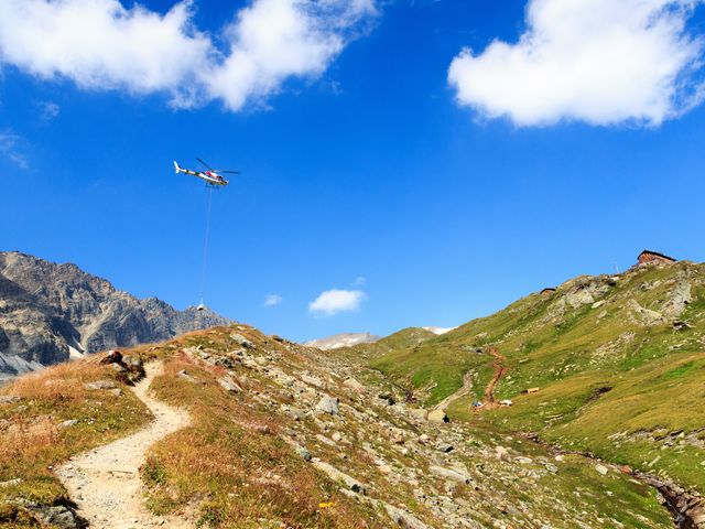 Вертолетный тур на горнолыжный курорт Домбай  