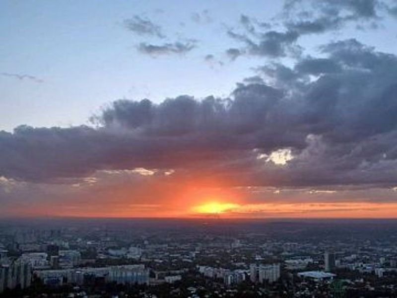 Пешеходная экскурсия к восходу солнца - индивидуальная экскурсия в Алматы пешком длительностью 3 часа с количеством участников до 8 человек цена экскурсии 8500₽