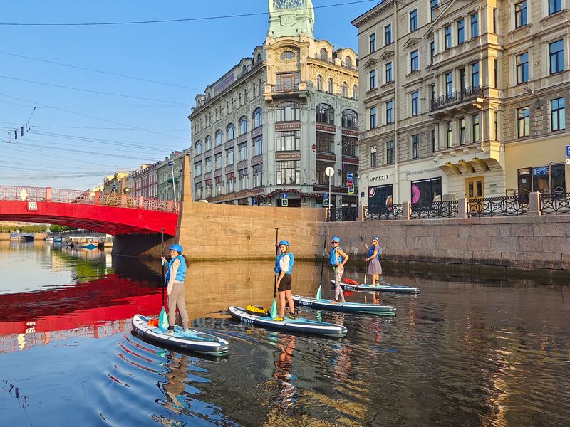Прогулка на сапах по рекам и каналам Петербурга - групповая экскурсия в Санкт-Петербурге длительностью 2 часа с количеством участников до 8 человек цена экскурсии 3000₽