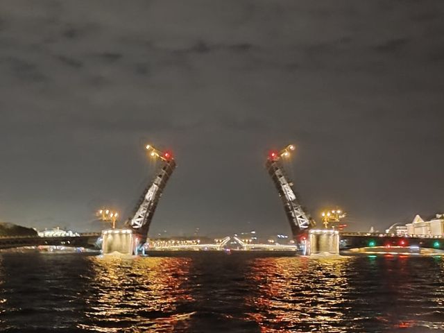 Прогулка на катере на разведение мостов — фото 3