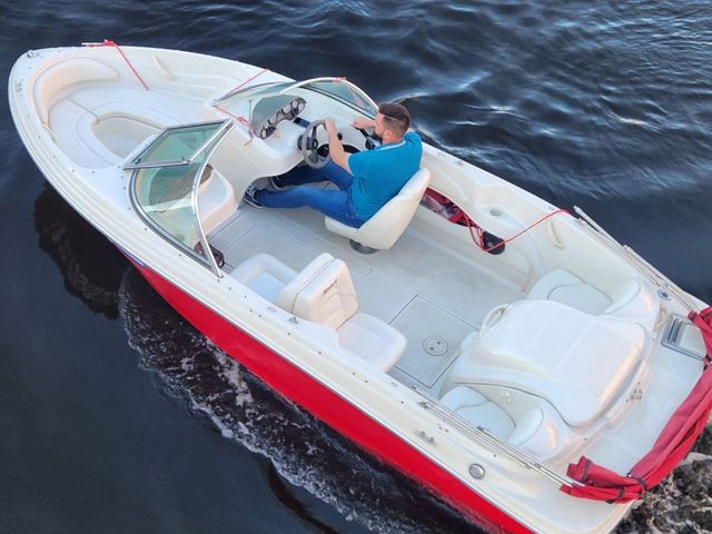 Прогулка на катере Sea Ray 175 по рекам и каналам Петербурга — фото 3