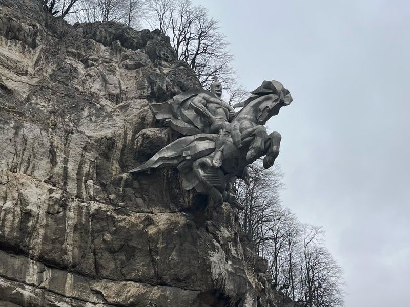 Памятник Уастырджи