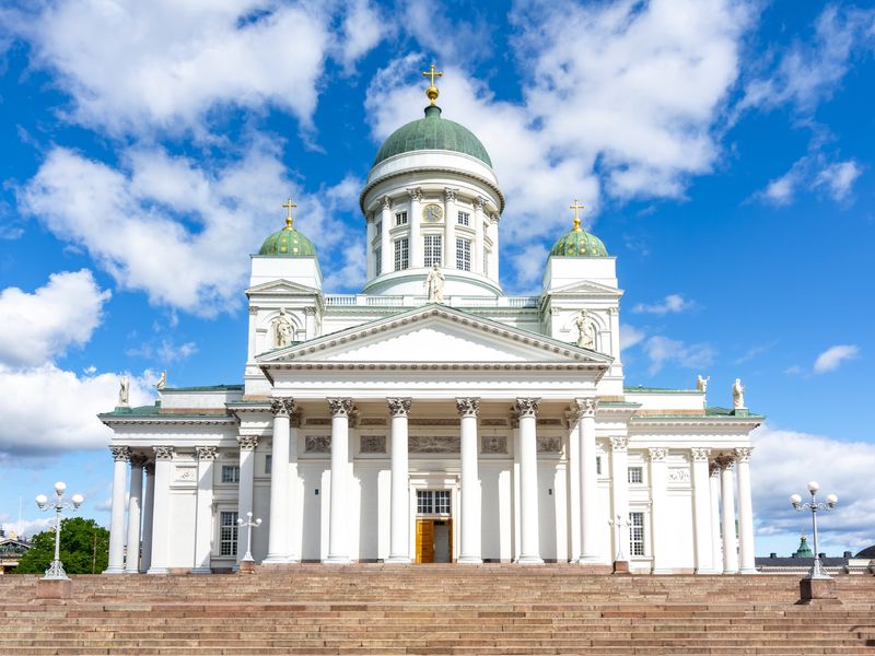 Индивидуальная обзорная экскурсия в Хельсинки: шарм и строгость - индивидуальная экскурсия в Хельсинки пешком длительностью 2.5 часа с количеством участников до 6 человек цена экскурсии 127€