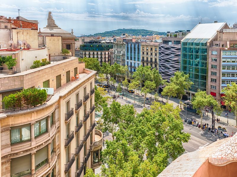 Индивидуальная экскурсия «Hola, Barcelona!» - индивидуальная экскурсия в Барселоне пешком длительностью 3.5 часа с количеством участников до 6 человек цена экскурсии 290€