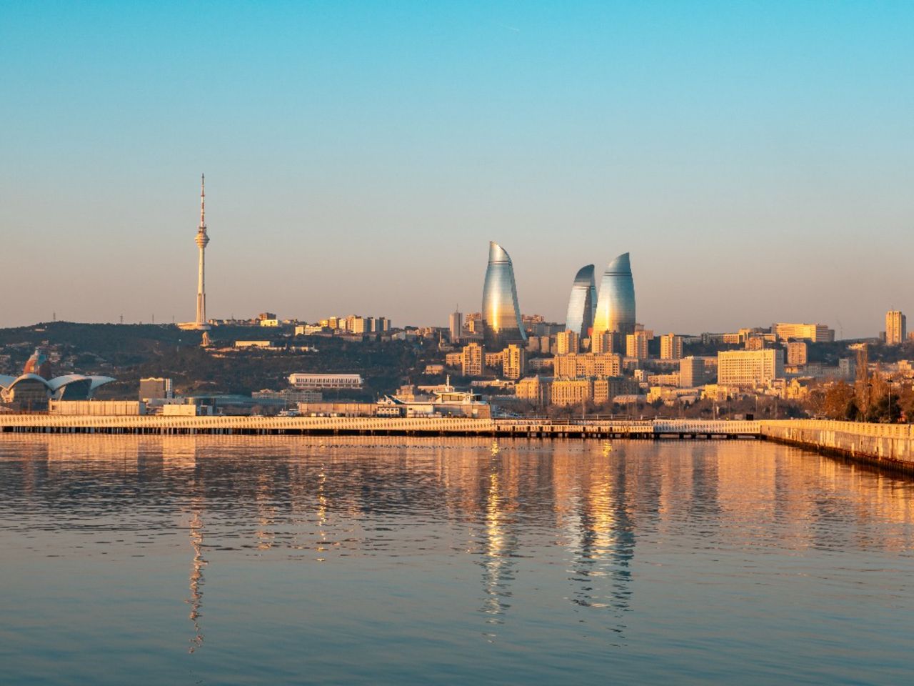 Обзорный 3-дневный тур по Баку и окрестностям «Жемчужина Каспия» - индивидуальная экскурсия в Баку на машине гида длительностью более 12 часов с количеством участников до 4 человек со скидкой 20% еще 2 дня цена экскурсии 360€