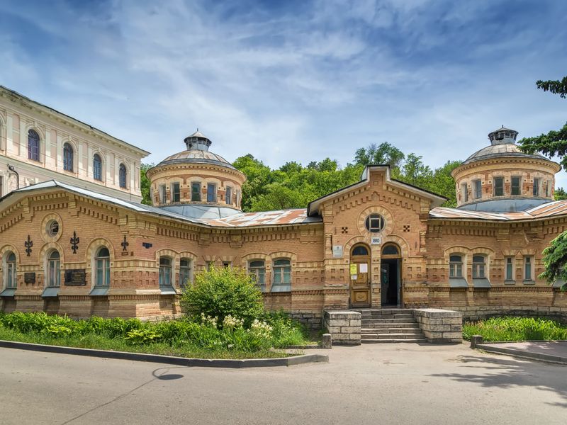 Обзорная экскурсия по Пятигорску с посещением источников - индивидуальная экскурсия в Пятигорске на машине гида длительностью 6 часов с количеством участников до 4 человек со скидкой 5% цена экскурсии 9500₽
