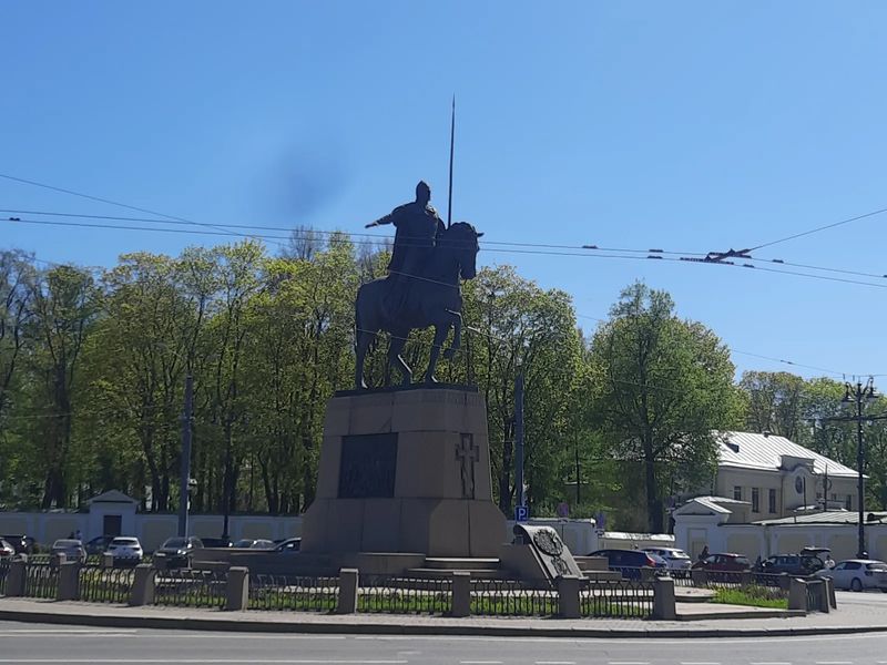 Монумент