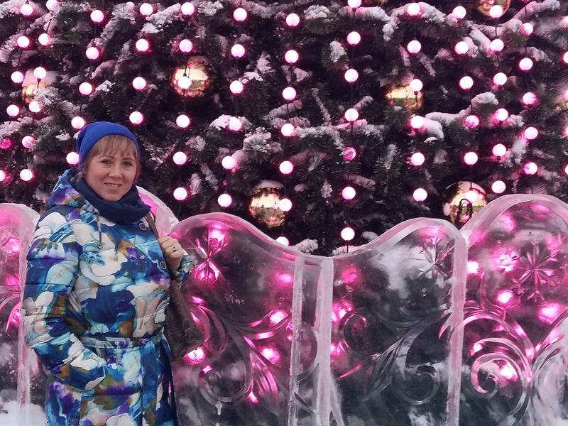 Главная елка города на площади Куйбышева