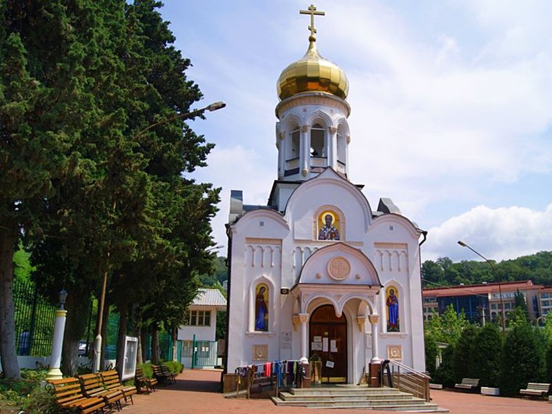 Обзорная экскурсия в группе из Лазаревского «Сочи православный» - групповая экскурсия в Лазаревском на автобусе длительностью 6 часов с количеством участников более 20 человек цена экскурсии 1850₽