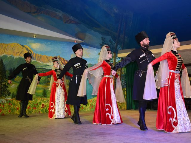 Групповая экскурсия из Лазаревского на "Кавказское шоу" — фото 3