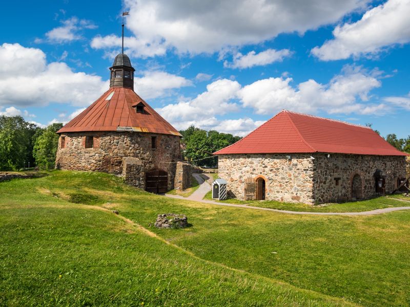 Прогулка на катере по Ладожским шхерам + Сортавала - групповая экскурсия в Санкт-Петербурге на автобусе длительностью более 12 часов с количеством участников более 20 человек цена экскурсии 24490₽