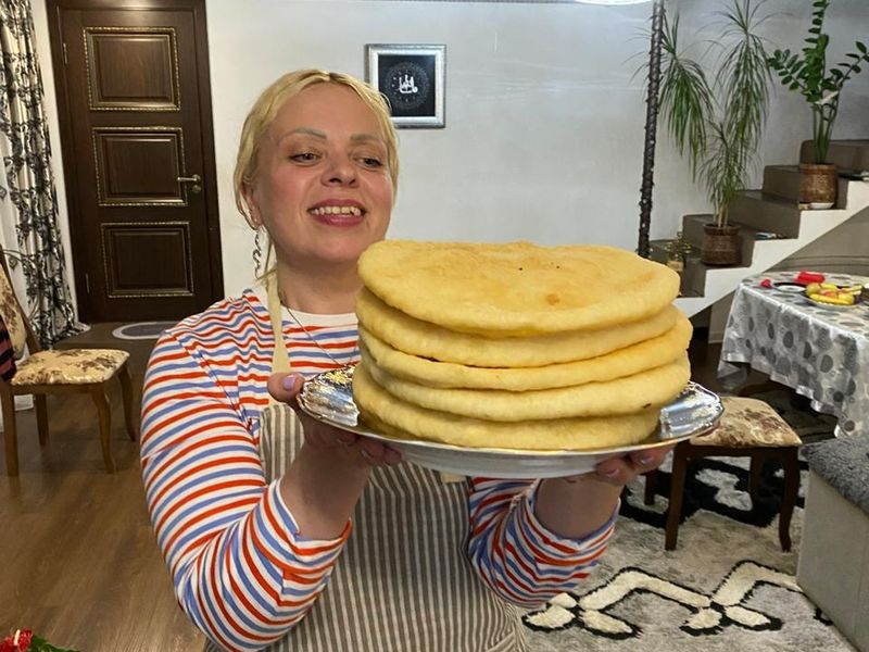 Мастер-класс по приготовлению карачаевского хычина - индивидуальная экскурсия в Кисловодске на машине гида длительностью 4 часа с количеством участников до 4 человек цена экскурсии 16000₽