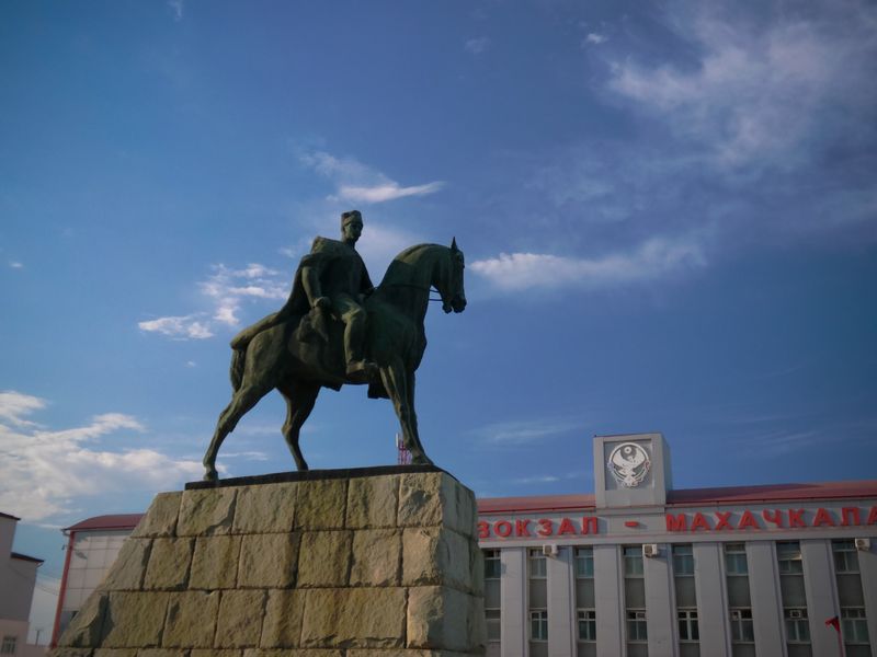 Индивидуальная пешеходная экскурсия по Старой Махачкале - индивидуальная экскурсия в Махачкале пешком длительностью 2 часа с количеством участников до 4 человек со скидкой 30% цена экскурсии 6090₽