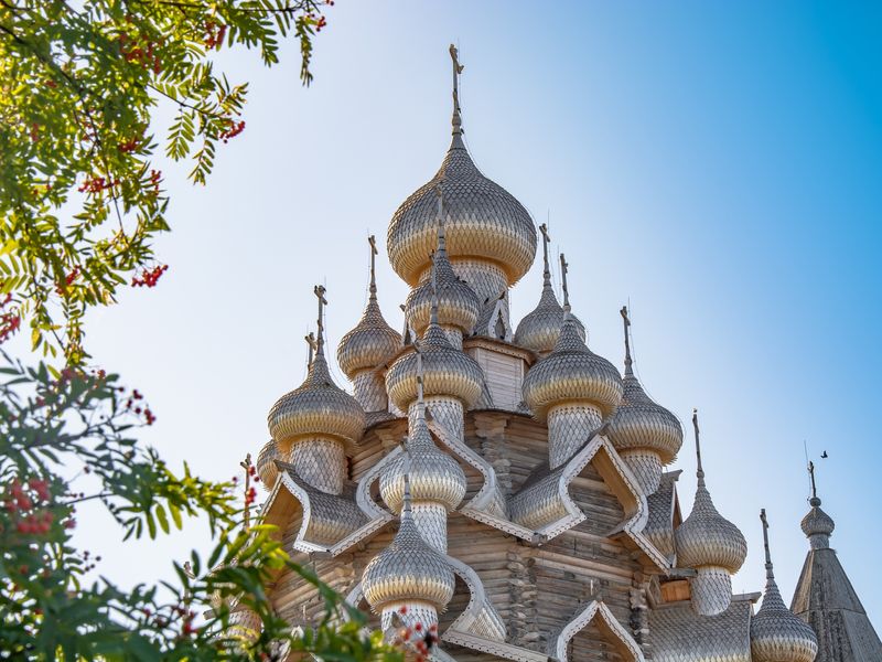 Из Петрозаводска на остров Кижи - индивидуальная экскурсия в Петрозаводске длительностью более 12 часов с количеством участников до 4 человек цена экскурсии 26700₽