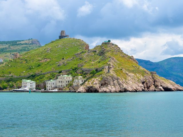 Прогулка на катере: увидеть необычную Балаклаву — фото 2