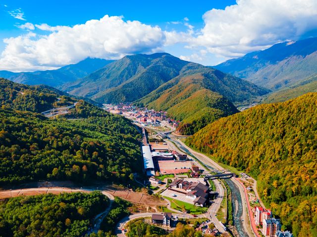 Обзорная вертолетная экскурсия из Адлера над Кавказскими горами — фото 2