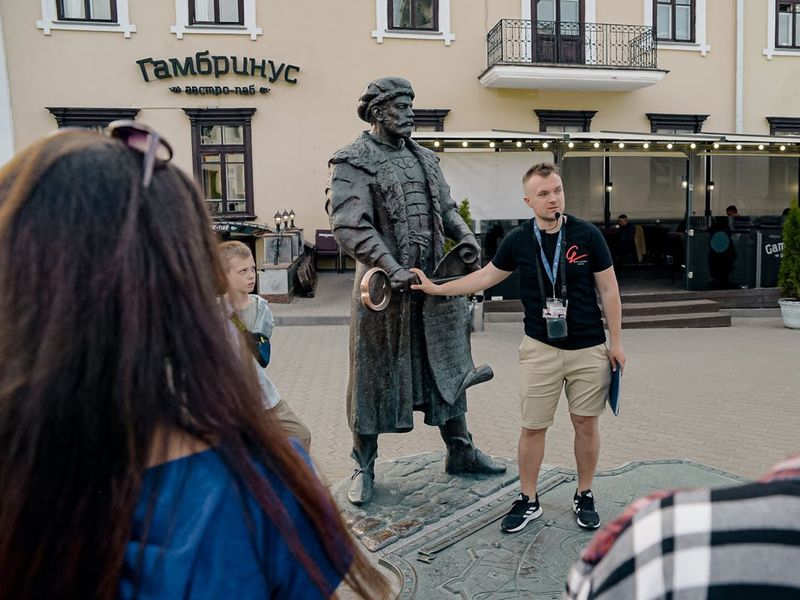 Индивидуальная пешая экскурсия по историческому центру Минска - индивидуальная экскурсия в Минске пешком длительностью 2.5 часа с количеством участников до 6 человек цена экскурсии 8000₽