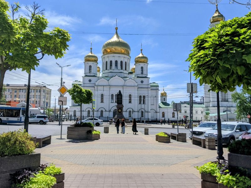 Обзорная автобусная экскурсия в Ростове-на-Дону - групповая экскурсия в Ростове-на-Дону на автобусе длительностью 3 часа с количеством участников до 20 человек цена экскурсии 1990₽