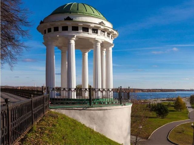 Полёт на вертолёте над Ярославлем на 15 минут — фото 2