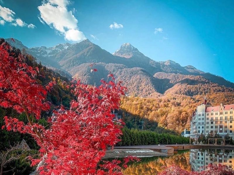 В горах