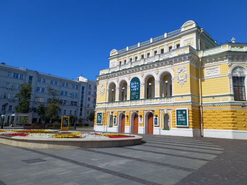 Обзорная пешеходная экскурсия для знакомства с Нижним Новгородом - индивидуальная экскурсия в Нижнем Новгороде пешком длительностью 2.5 часа с количеством участников до 10 человек цена экскурсии 8000₽