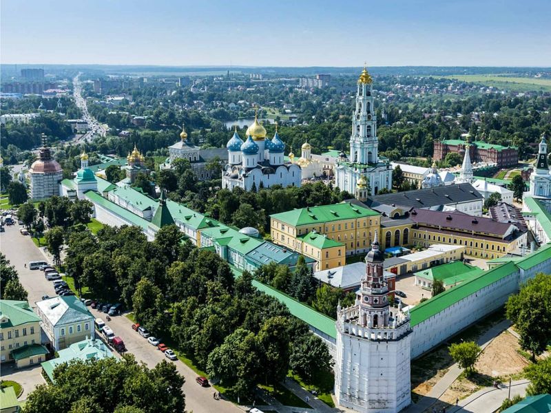 Летим на вертолёте в Сергиев Посад - индивидуальная экскурсия в Москве длительностью 45 минут с количеством участников до 3 человек цена экскурсии 100000₽