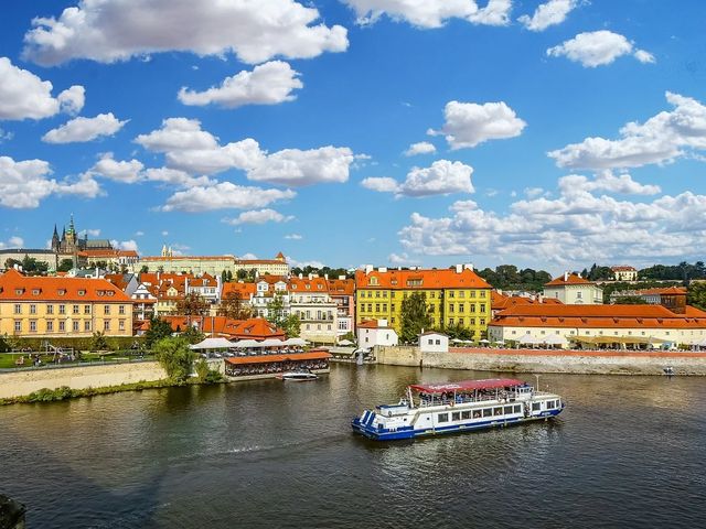Обзорная экскурсия в группе по Праге с речной прогулкой — фото 2