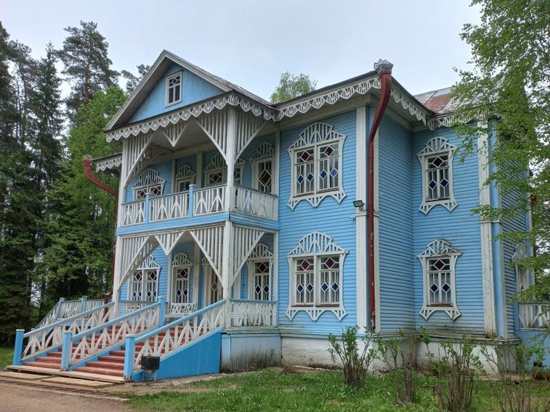 Голубой дом