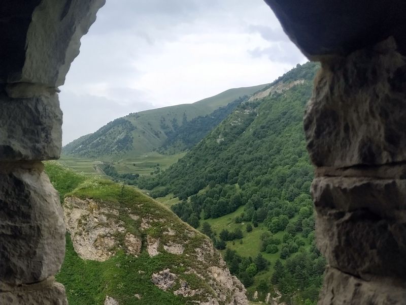 Вид из бойницы. Хой