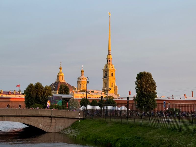 Петроградка: уютная и живая - групповая экскурсия в Санкт-Петербурге пешком длительностью 2 часа с количеством участников до 6 человек цена экскурсии 1950₽