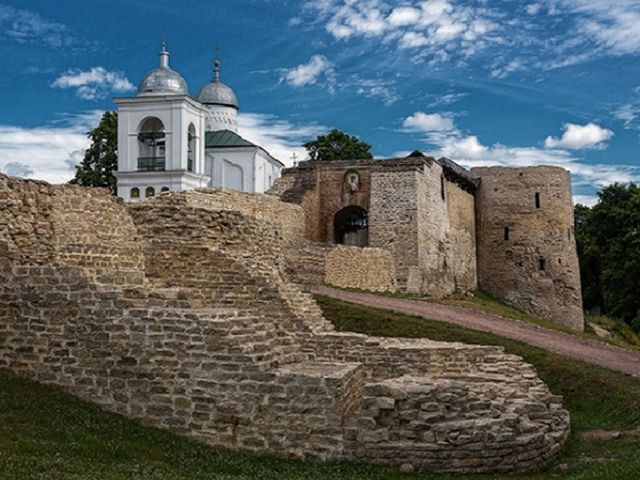 Обзорная экскурсия "Псков — Изборск — Псково-Печерский монастырь" — фото 3