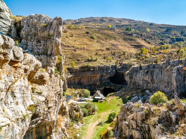 Экскурсия в монастырь святого Шарбеля и водопад Баатара — фото 3