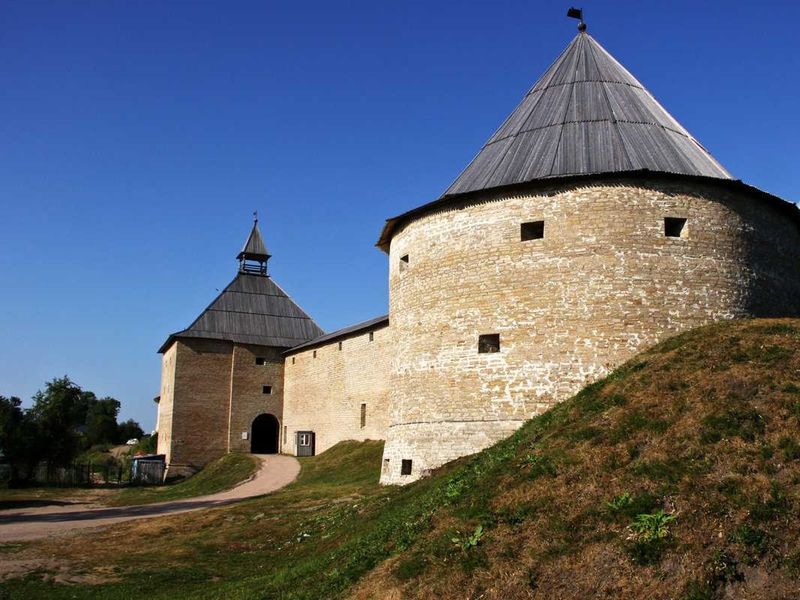 Обзорная экскурсия-прогулка по Старой Ладоге - индивидуальная экскурсия в Старой Ладоге длительностью 3.5 часа с количеством участников до 5 человек цена экскурсии 5500₽