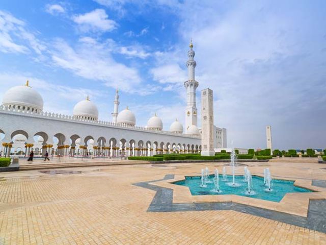 Обзорная экскурсия из Рас-эль-Хаймы в Абу-Даби + Qasr Al Watan — фото 3