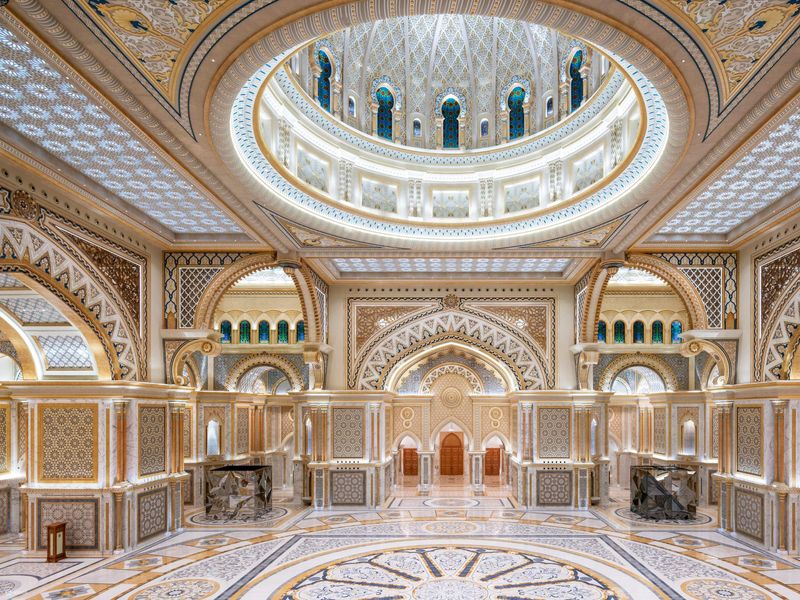 Обзорная экскурсия из Рас-эль-Хаймы в Абу-Даби + Qasr Al Watan - групповая экскурсия в Рас-эль-Хайме на автобусе длительностью 8 часов с количеством участников более 20 человек цена экскурсии 110$
