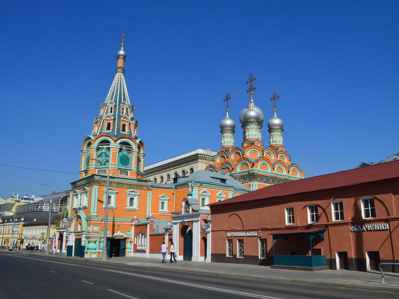 Экскурсия в район Якиманка и храм Христа в Москве - индивидуальная экскурсия в Москве пешком длительностью 2.5 часа с количеством участников до 3 человек цена экскурсии 7800₽