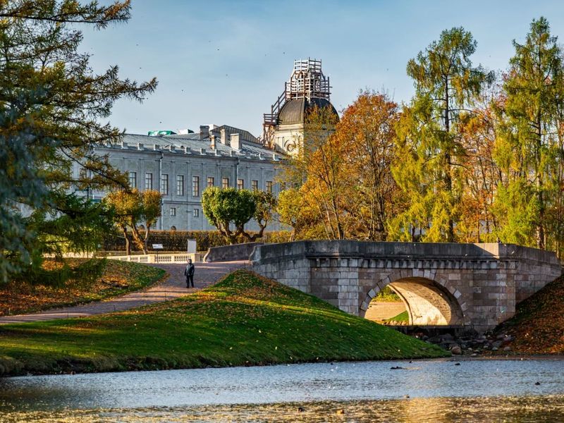 Гатчина. Экскурсия-прогулка по парку и посещение дворца - индивидуальная экскурсия в Санкт-Петербурге на машине гида длительностью 5 часов с количеством участников до 4 человек цена экскурсии 15800₽