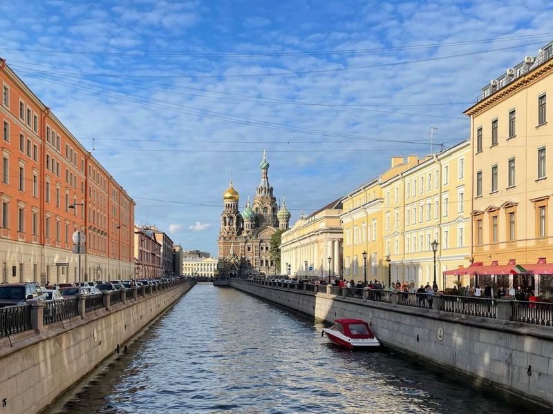 Обзорная экскурсия на авто по Санкт-Петербургу - индивидуальная экскурсия в Санкт-Петербурге на машине гида длительностью 2.5 часа с количеством участников до 4 человек цена экскурсии 13500₽