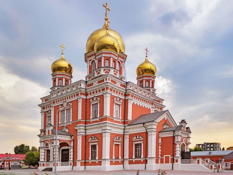 Тематическая экскурсия "Храмы Саратова" - индивидуальная экскурсия в Саратове пешком длительностью 3 часа с количеством участников до 5 человек цена экскурсии 6000₽