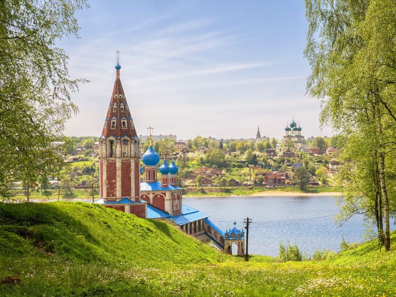 Экскурсия из Рыбинска в Тутаев — город на семи холмах - индивидуальная экскурсия в Рыбинске на машине гостей длительностью 5 часов с количеством участников до 10 человек цена экскурсии 9400₽
