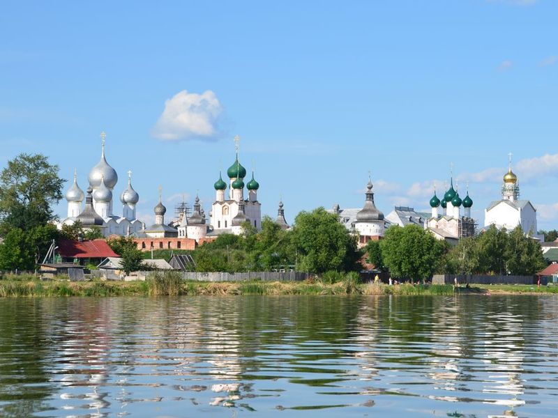 Пешая экскурсия в Ростове Великом: центр + Музей финифти - индивидуальная экскурсия в Ростове Великом пешком длительностью 3 часа с количеством участников до 10 человек цена экскурсии 6400₽