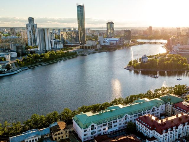 Обзорный сити-тур на транспорте в Екатеринбурге — фото 3