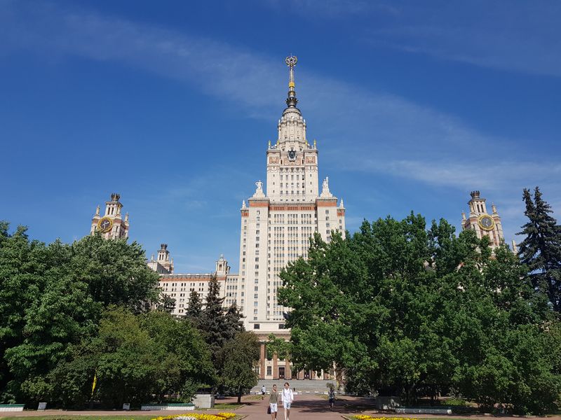 МГУ и Воробьевы горы - индивидуальная экскурсия в Москве пешком длительностью 2 часа с количеством участников до 5 человек со скидкой 10% цена экскурсии 6300₽