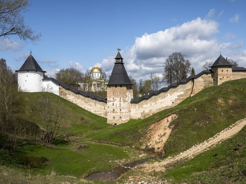 Супердуэт родной истории – Великий Новгород+Псков - индивидуальная экскурсия в Великом Новгороде пешком длительностью 3.5 часа с количеством участников до 10 человек цена экскурсии 7900₽