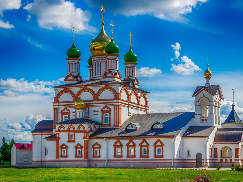 Индивидуальная экскурсия «Святыни Ростова Великого» - индивидуальная экскурсия в Ростове Великом на машине гида длительностью 4 часа с количеством участников до 4 человек цена экскурсии 14400₽