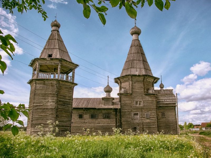 "Без сучка, без задоринки" - индивидуальная экскурсия в Каргополе на машине гостей длительностью 45 минут с количеством участников до 5 человек цена экскурсии 2000₽