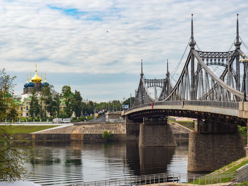 Обзорная экскурсия «Тверь многогранная: нескучное знакомство» - индивидуальная экскурсия В Tверь пешком длительностью 2.5 часа с количеством участников до 6 человек цена экскурсии 5900₽