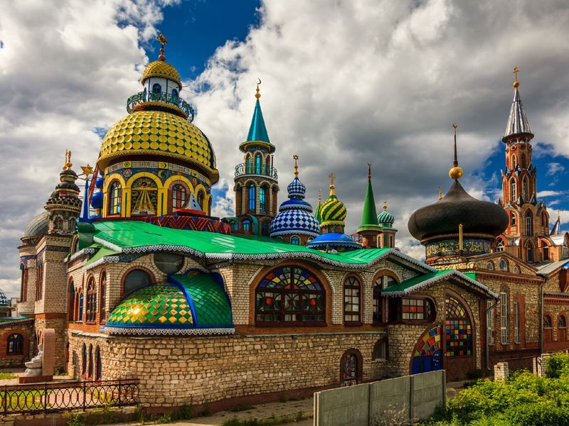 Обзорная экскурсия в Храм всех религий из Казани - индивидуальная экскурсия в Казани пешком длительностью 1.5 часа с количеством участников до 6 человек цена экскурсии 6800₽